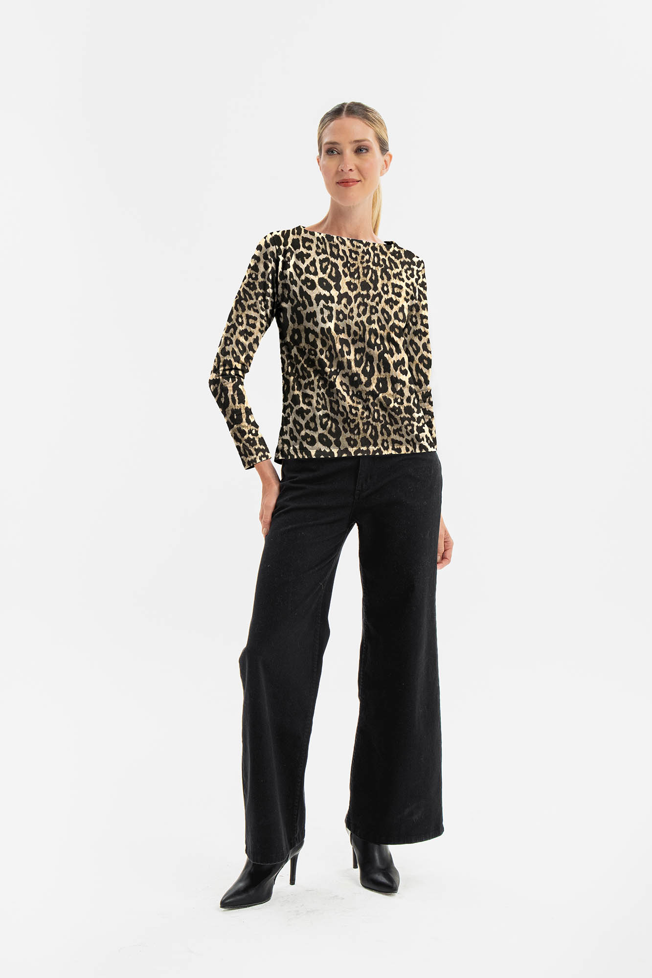 REMERA LEOPARDO