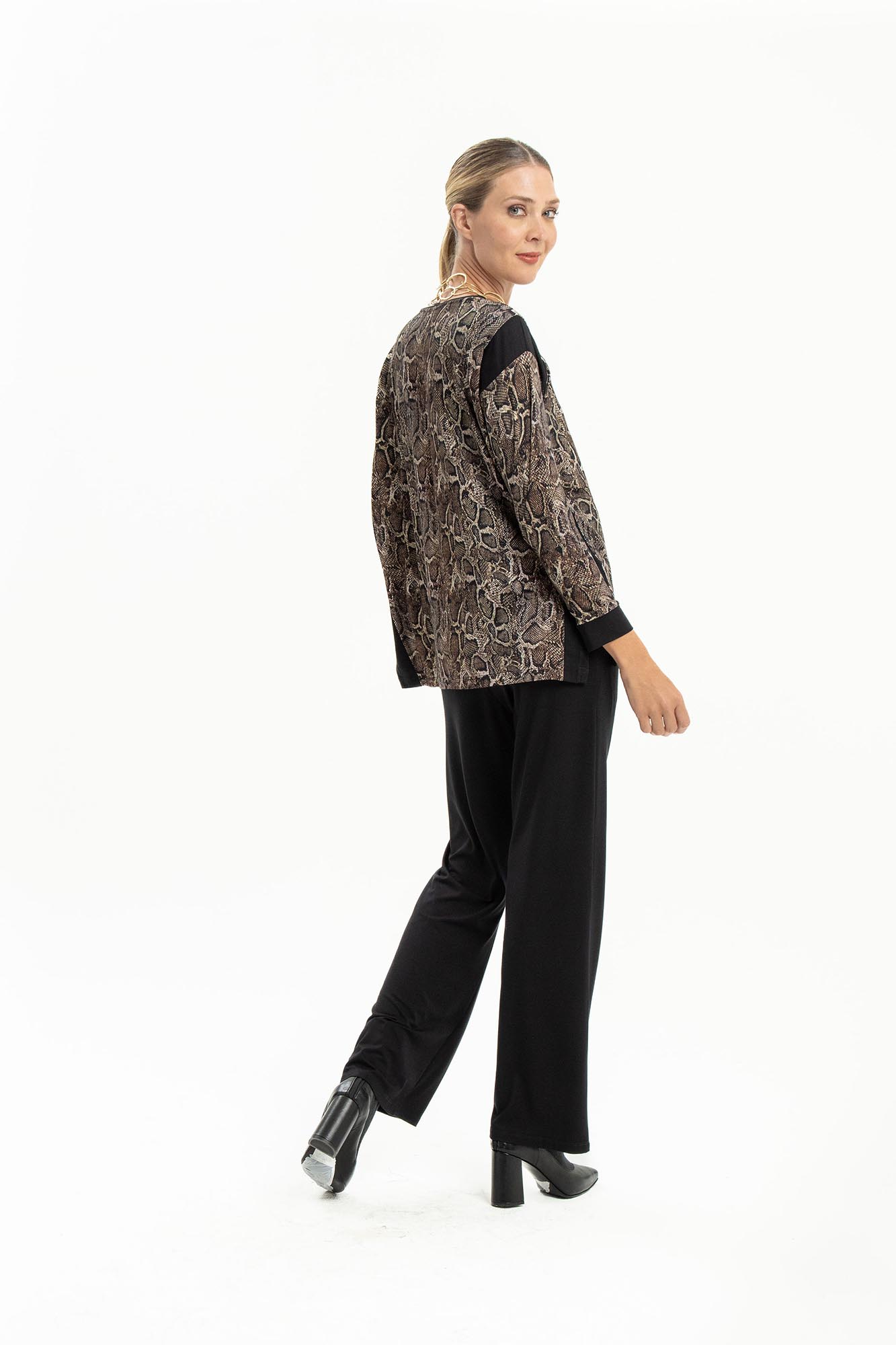 REMERA CLAUDIA REPTIL